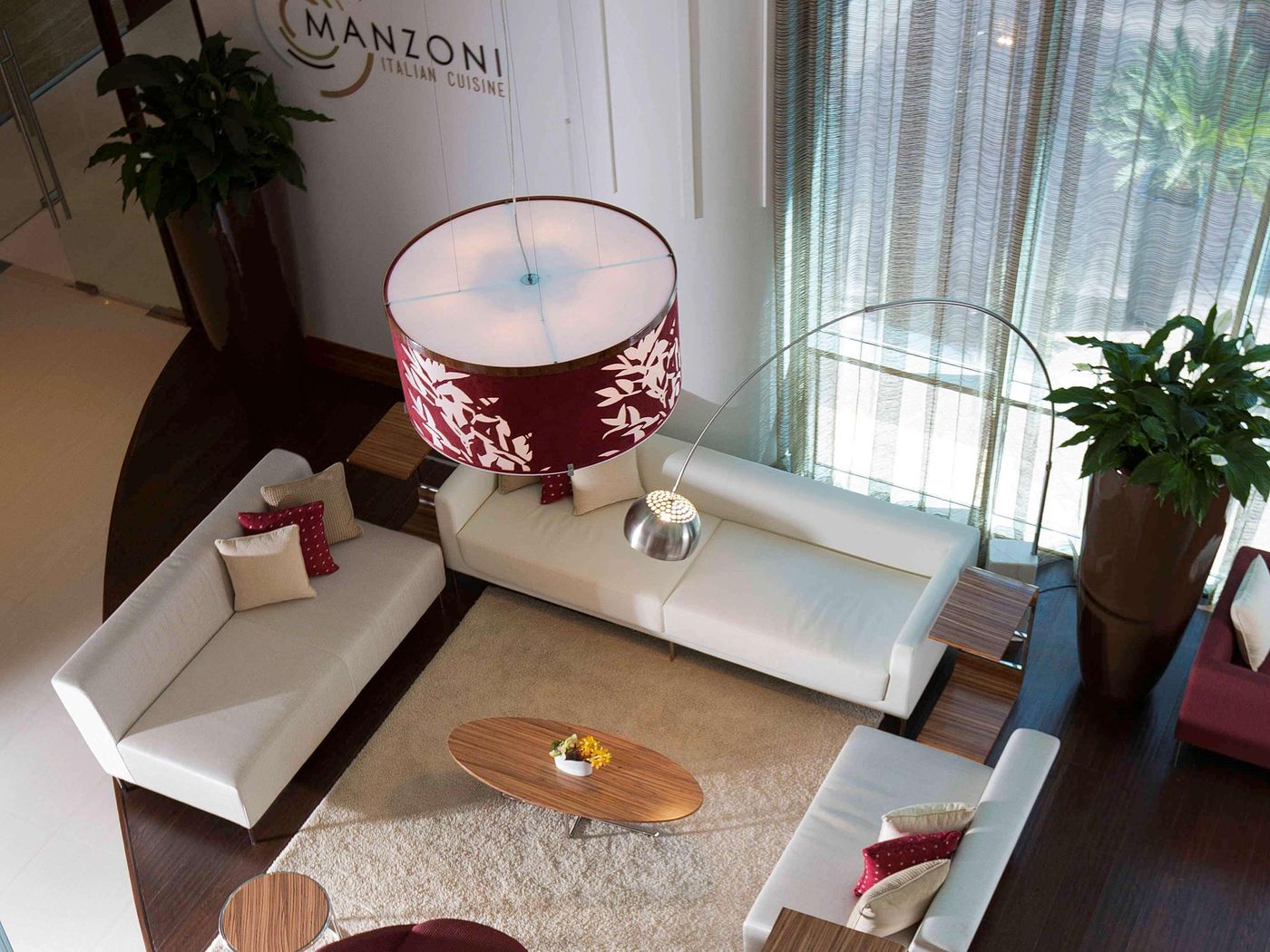 Pullman-Dubai-Jumeirah-Lakes-Towers-Bar-35