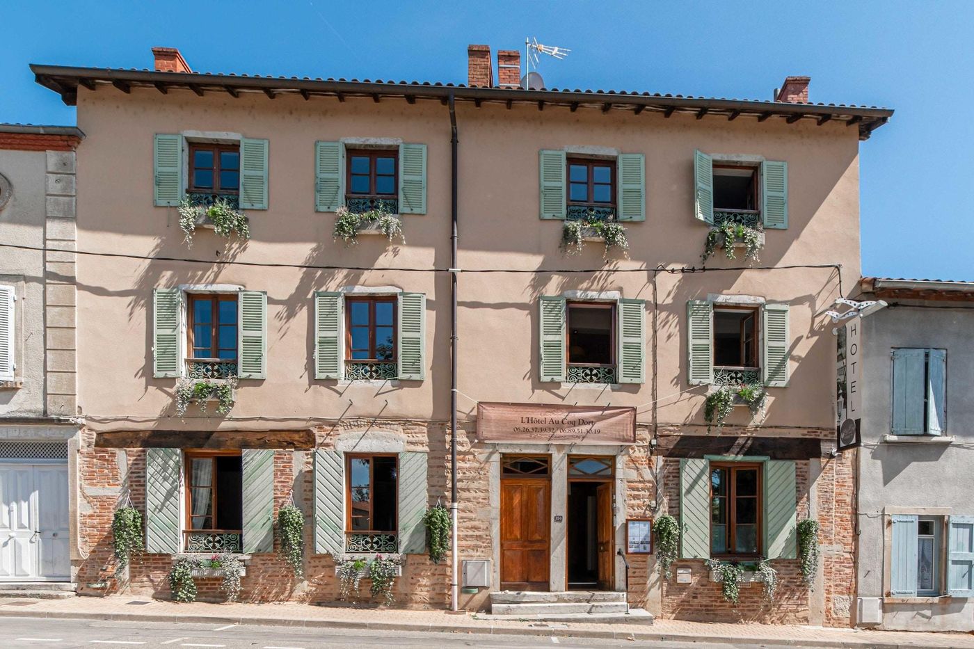 Au Coq Dort - France - chatillon sur chalaronne - General view - 2