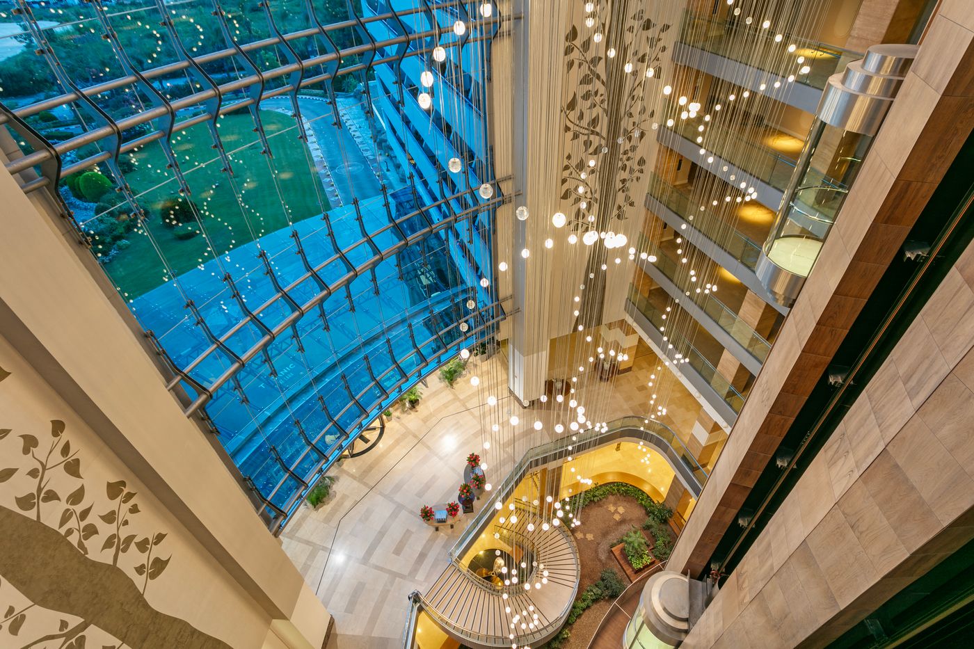 Titanic-Deluxe-Lara-Lobby-62