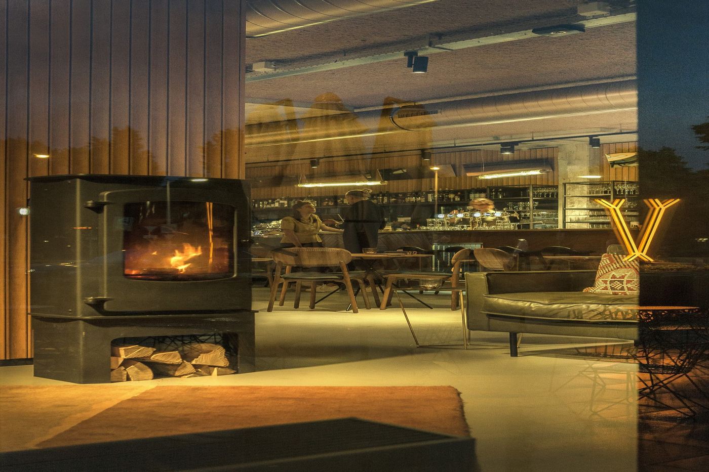 Hotel-V-Fizeaustraat-Bar-33