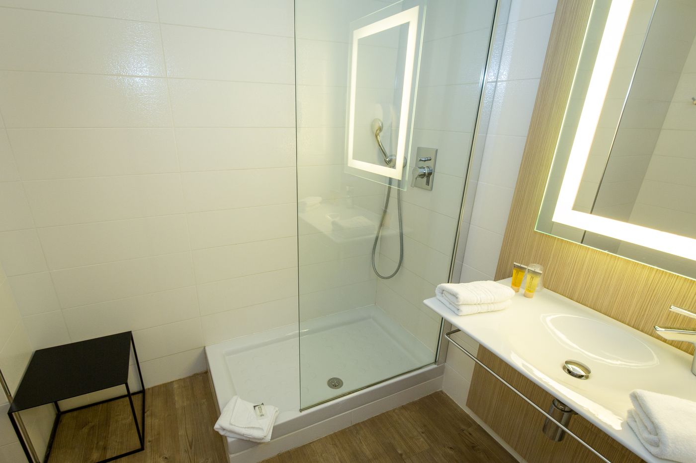 SOWELL-HOTELS-Saint-Tropez-Room-26