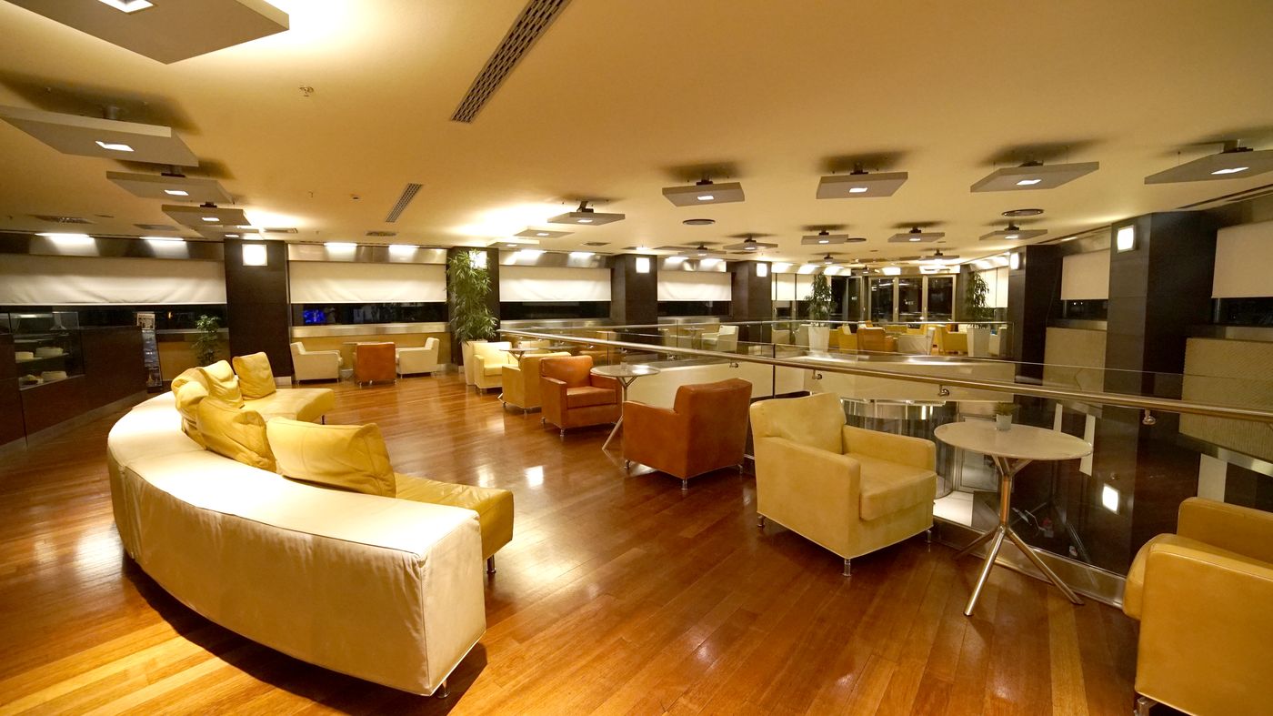 Point-Hotel-Taksim-Lobby-13
