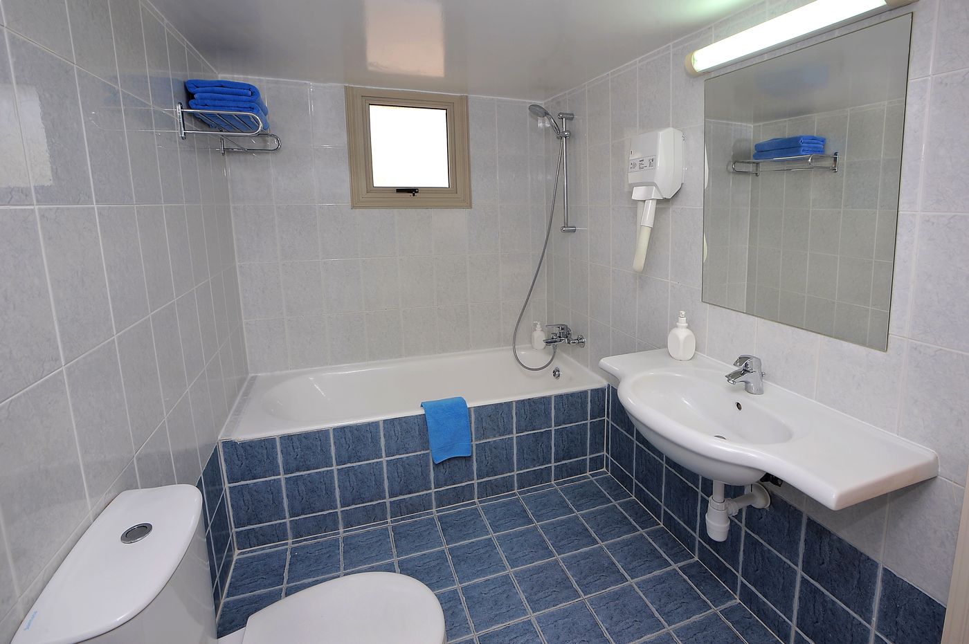 Nissiana-Hotel-and-Bungalows-Room-29