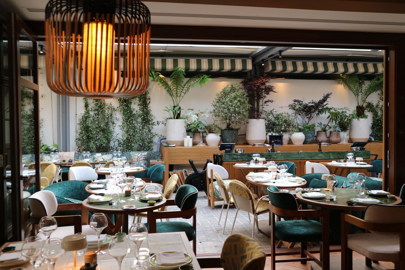 InterContinental-Paris---Champs-Elysees-Etoile--an-IHG-Hotel-Restaurant-17