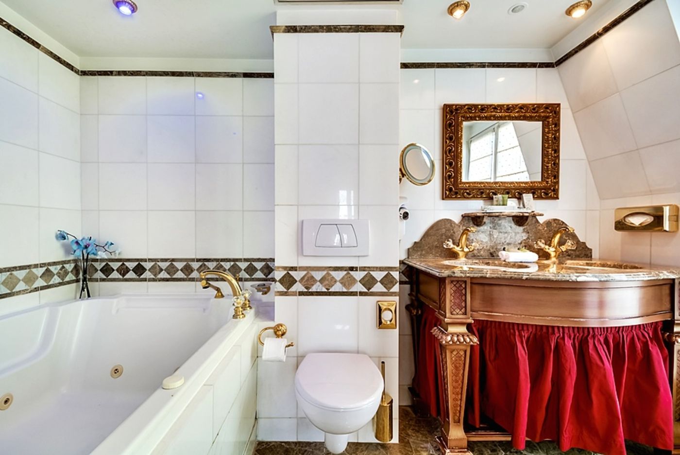 Villa-Royale-Room-18