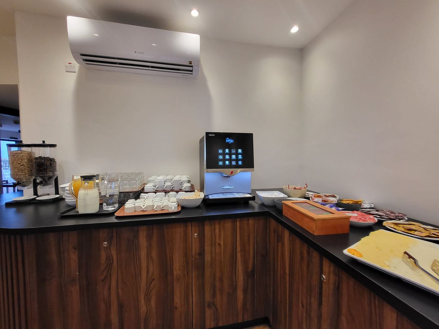 Carlton-Hotel-Restaurant-31