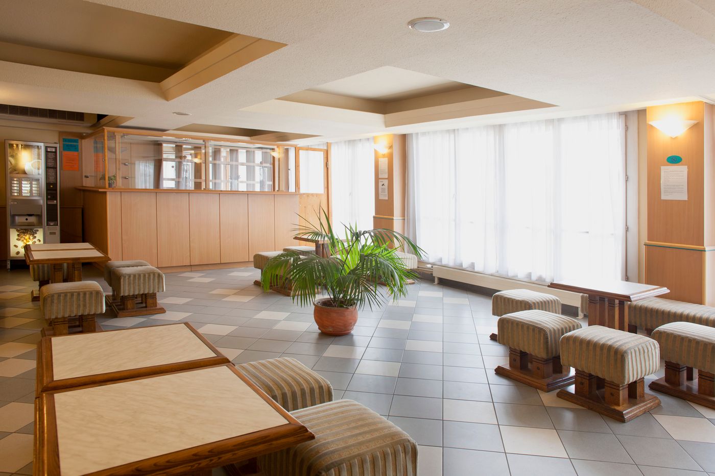 City-Hotel-Matyas-Lobby-3