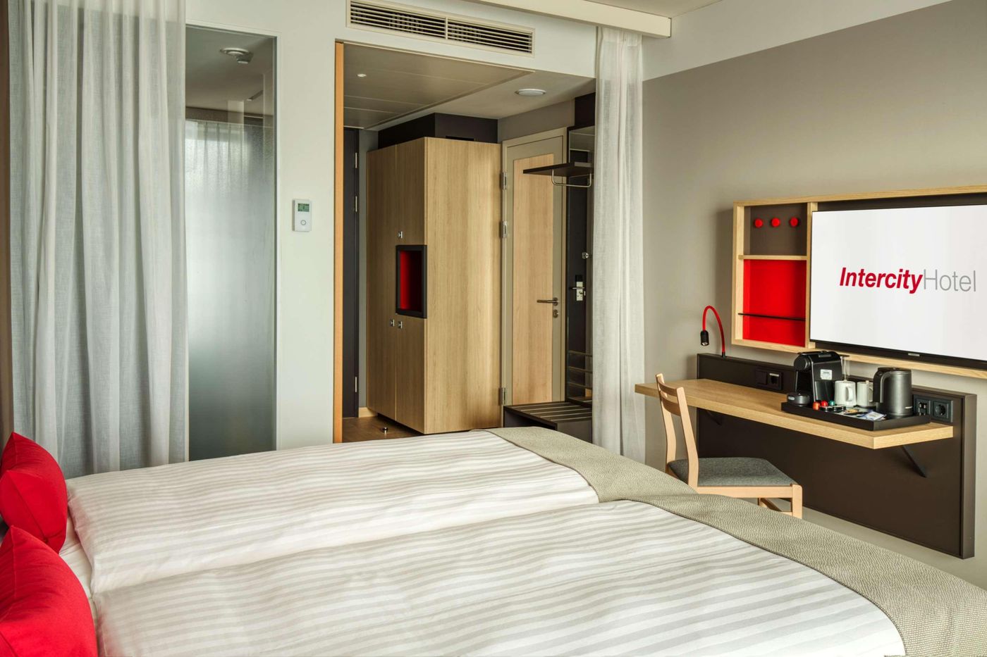 IntercityHotel-Amsterdam-Airport-Room-37