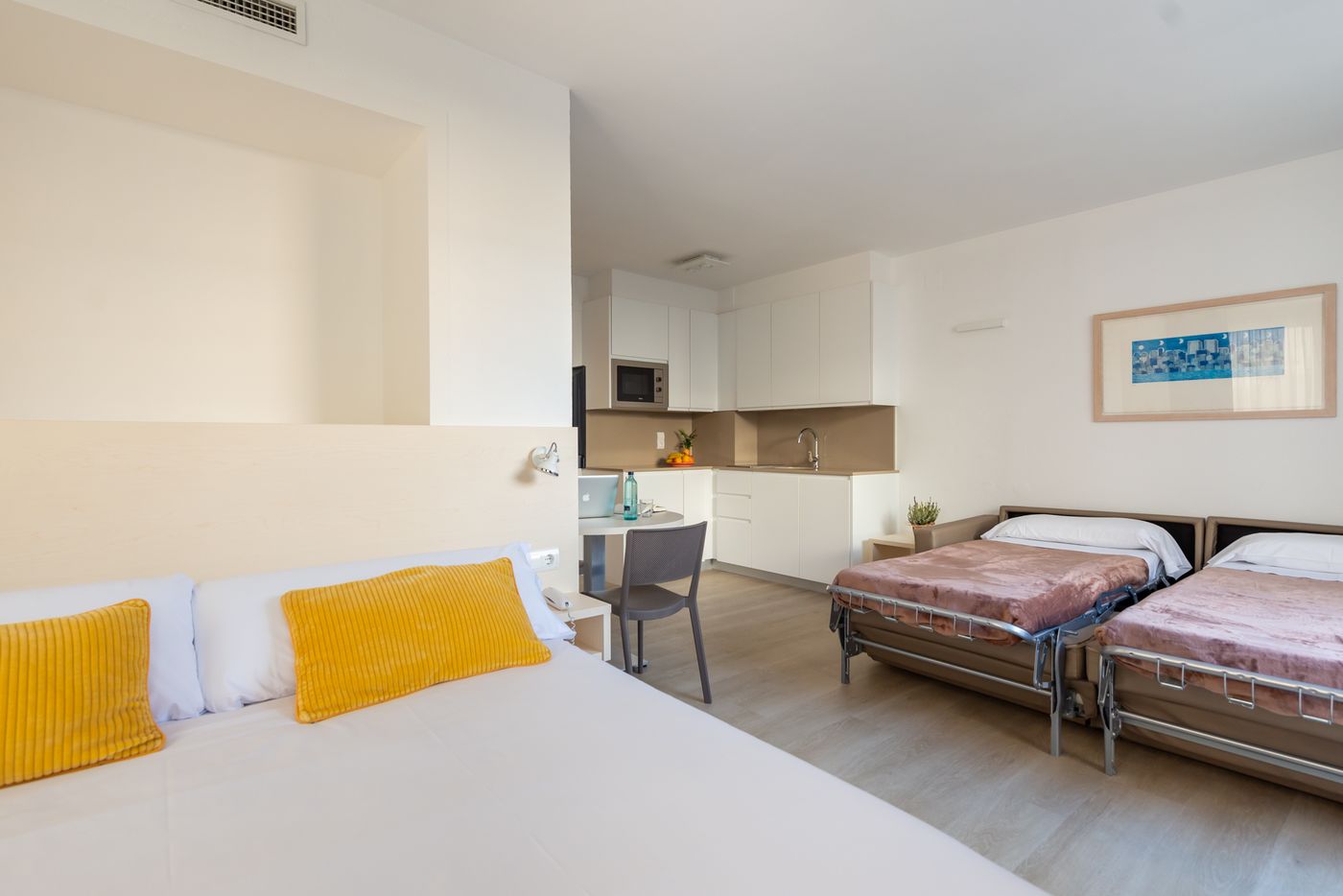 Atenea-Park-Suites---Apartments-Room-25