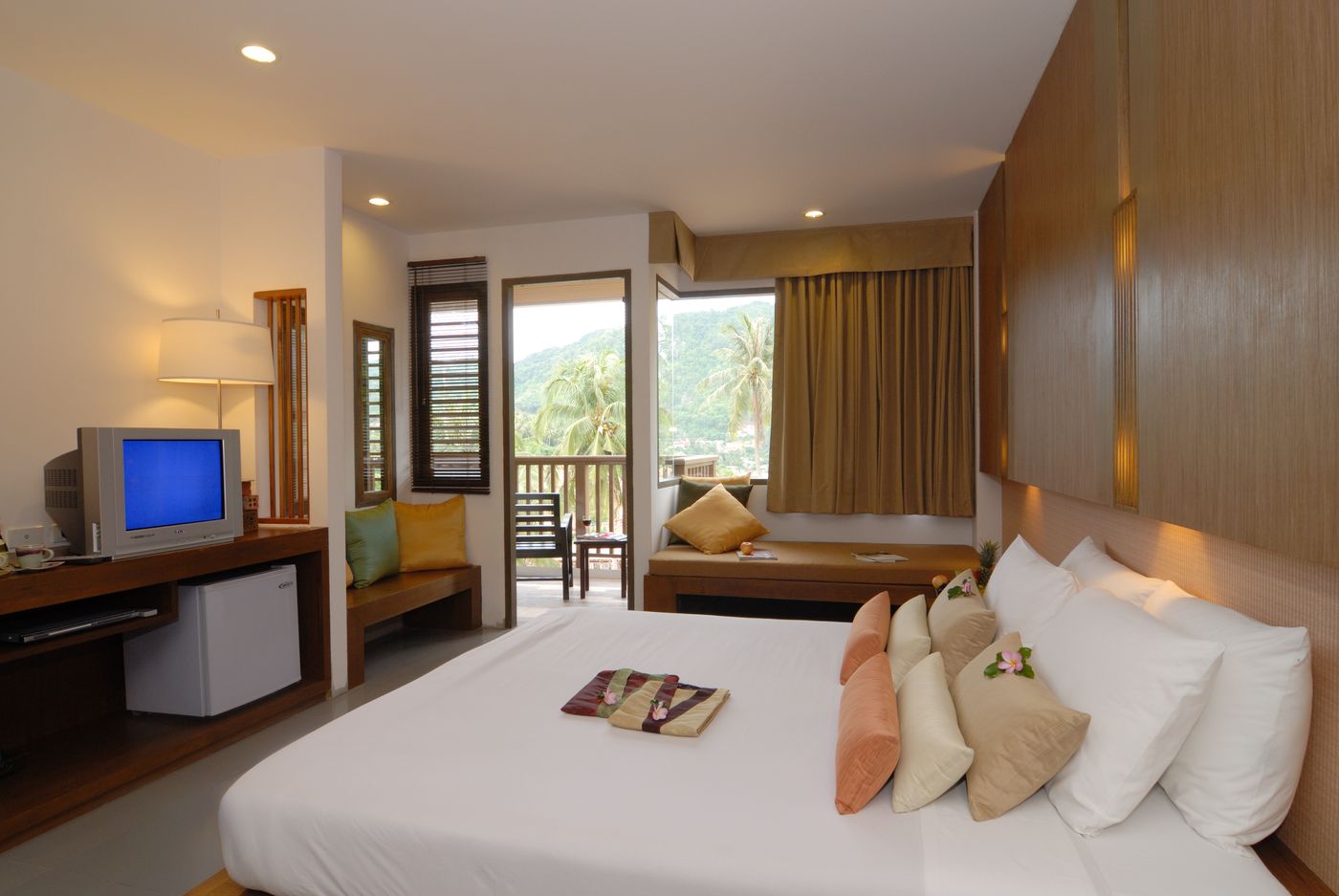 Peach-Blossom-Resort-Room-12