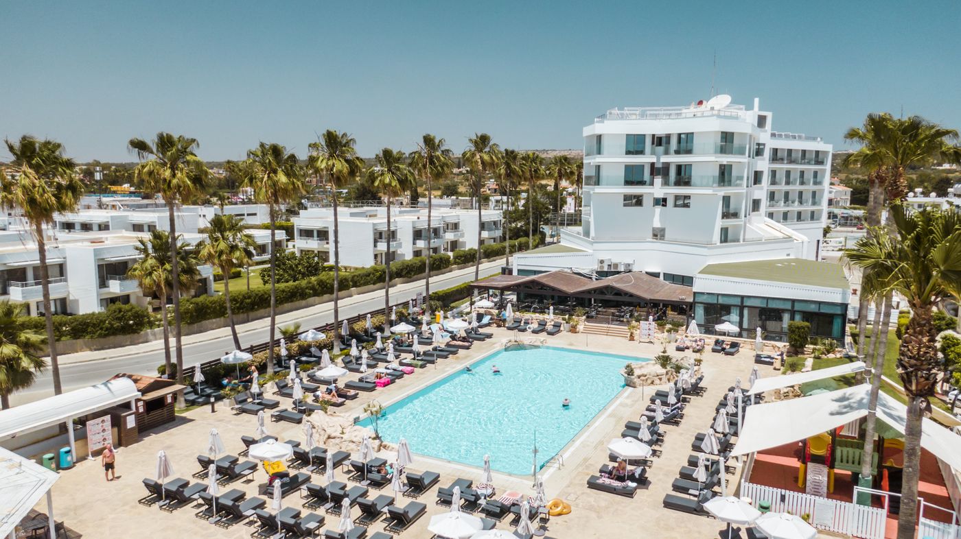 Pavlo-Napa-Hotel-Pool-2