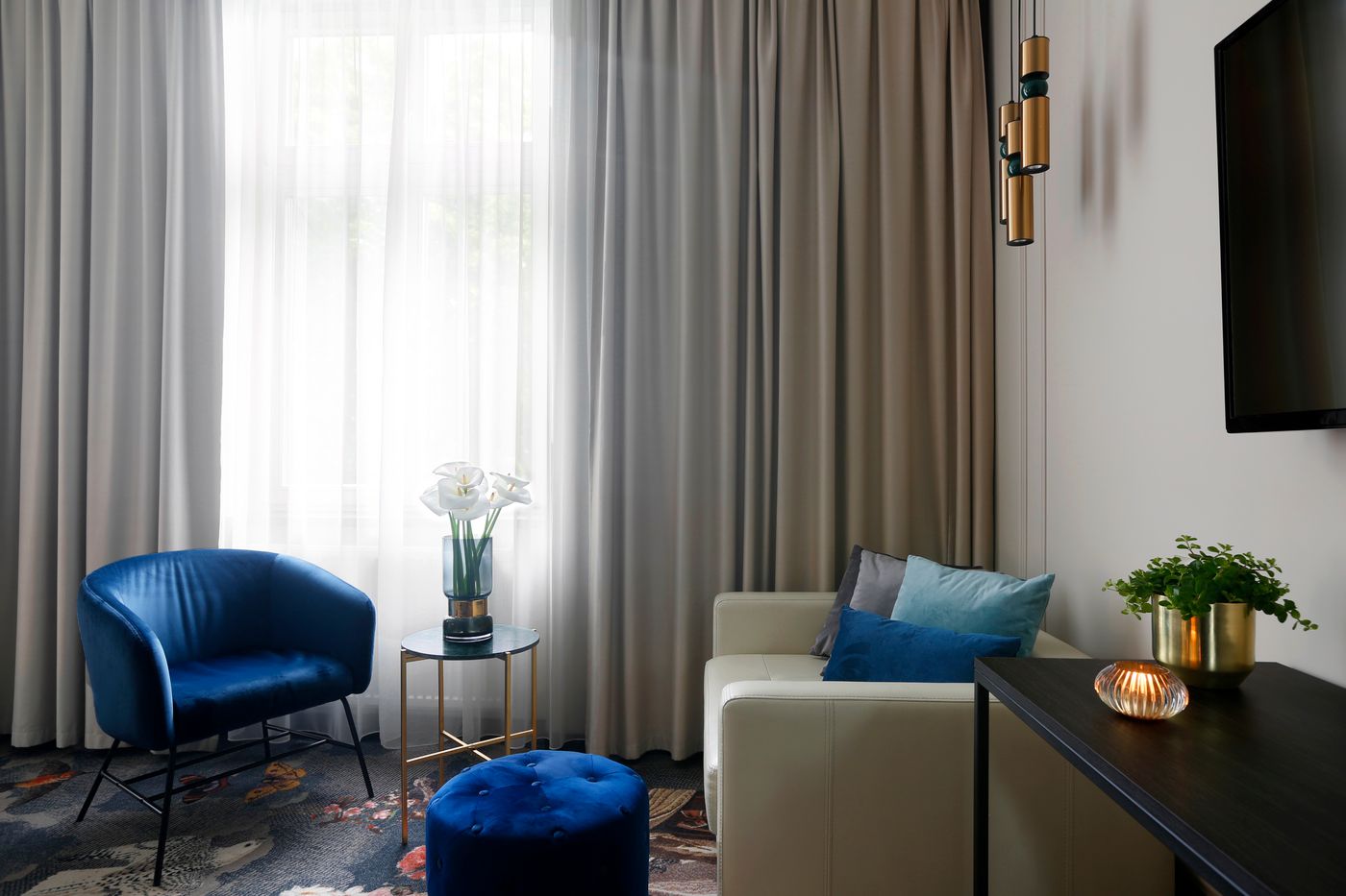 Queen-Boutique-Hotel-Room-14