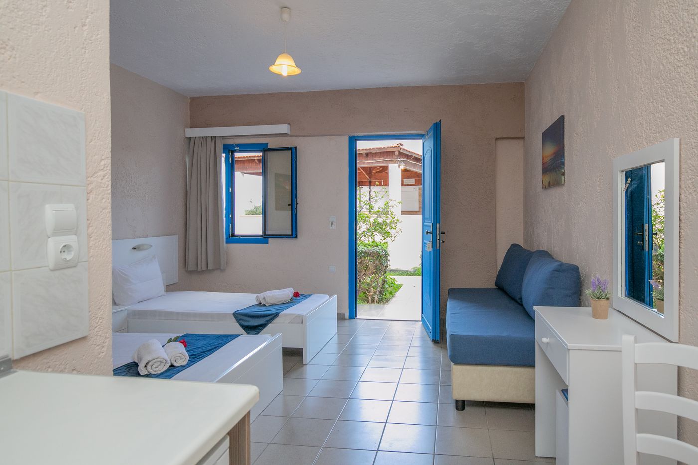 Mareva-Apartments-Room-11