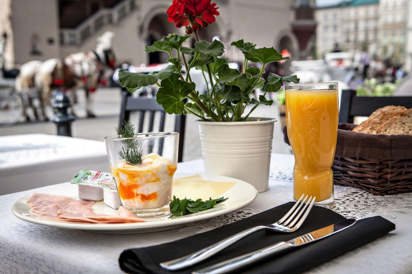 Betmanowska-Main-Square-Residence-Restaurant-83