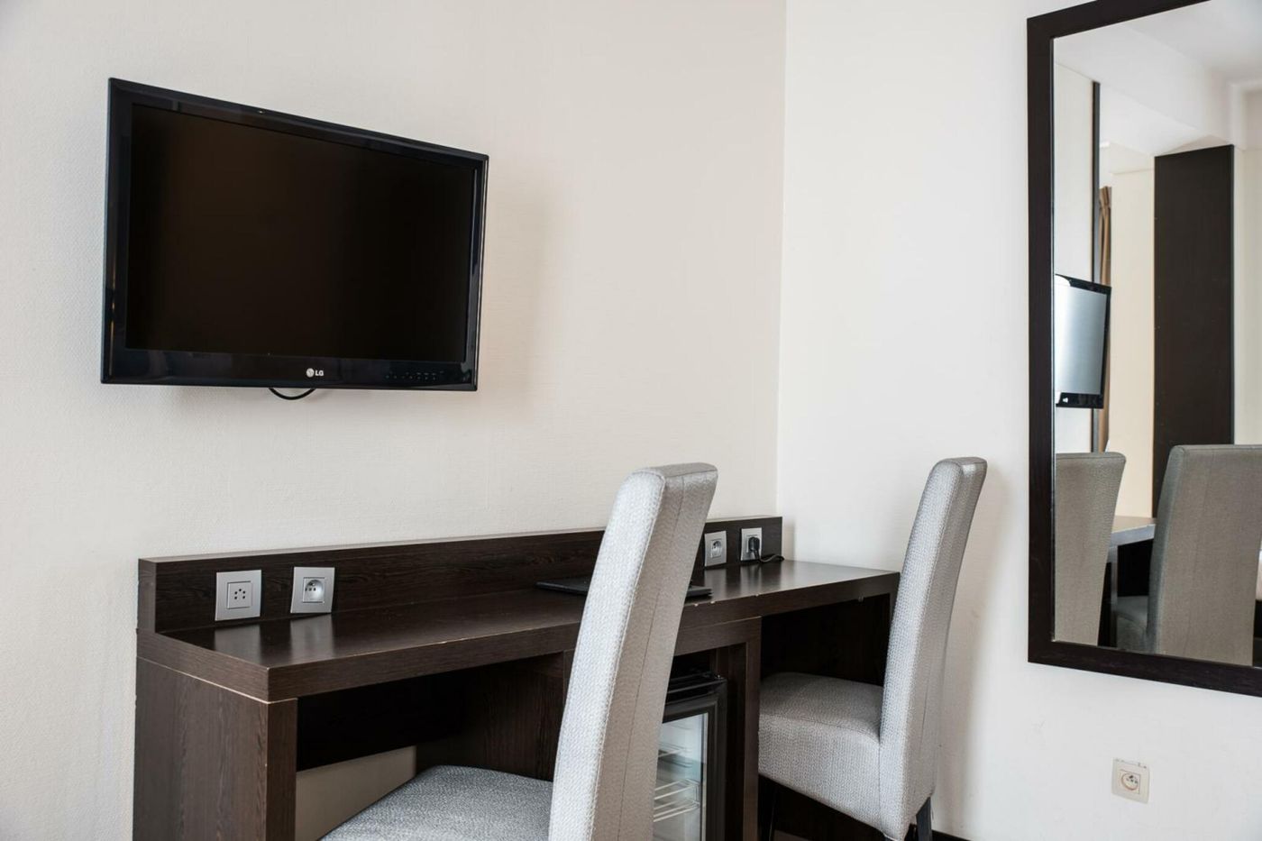 Urban-Yard-Hotel-Room-29