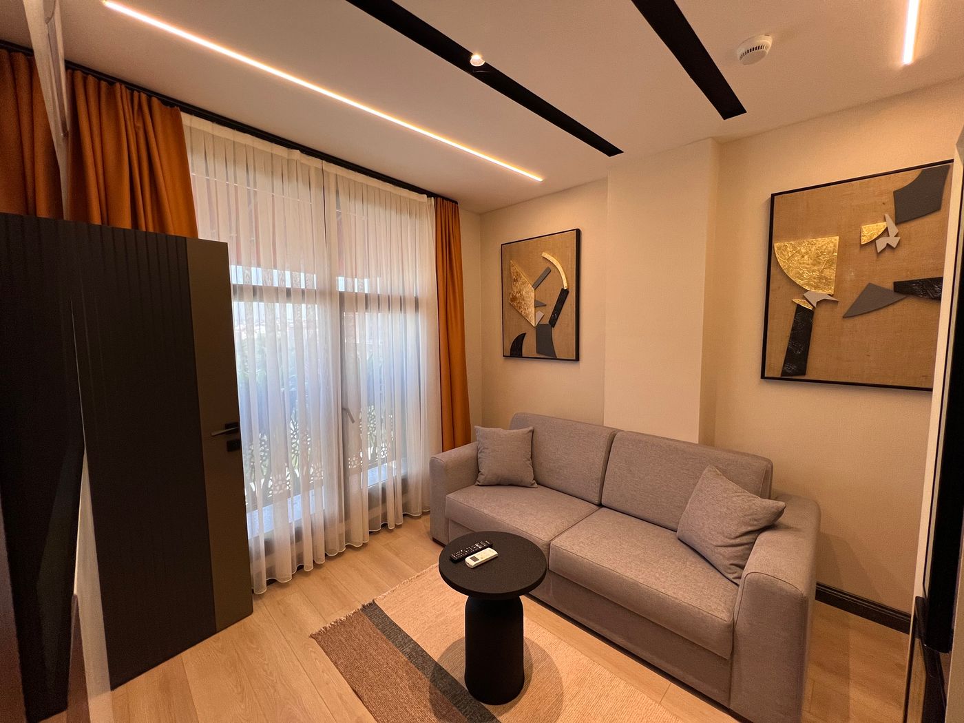 Elysian-Airport-Hotel-Room-36