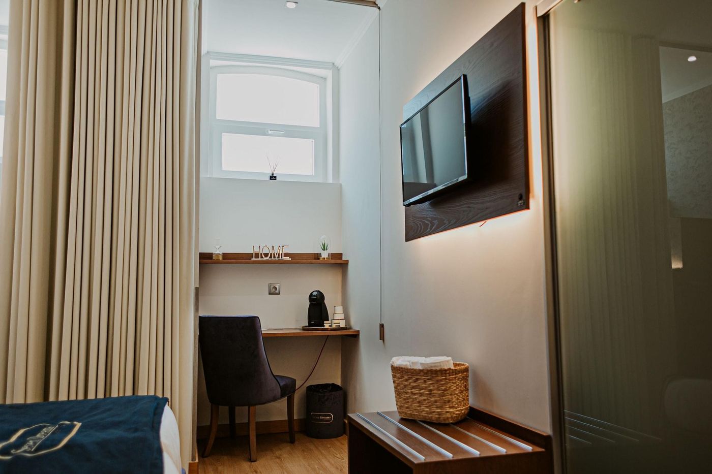 Seven-Dreams-Suites-Room-21