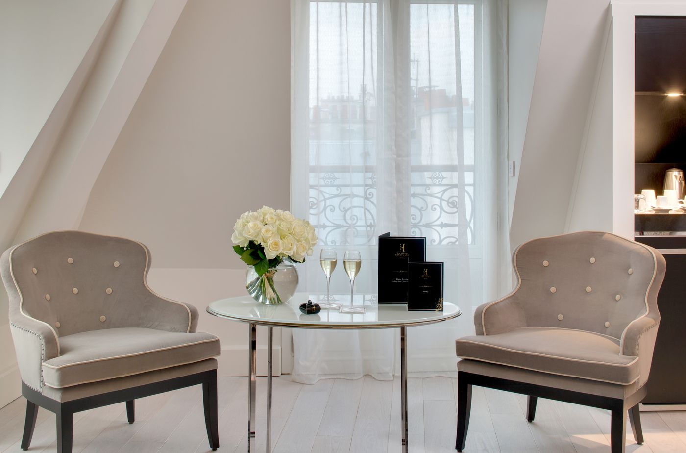 La-Villa-Haussmann-Paris-Room-11