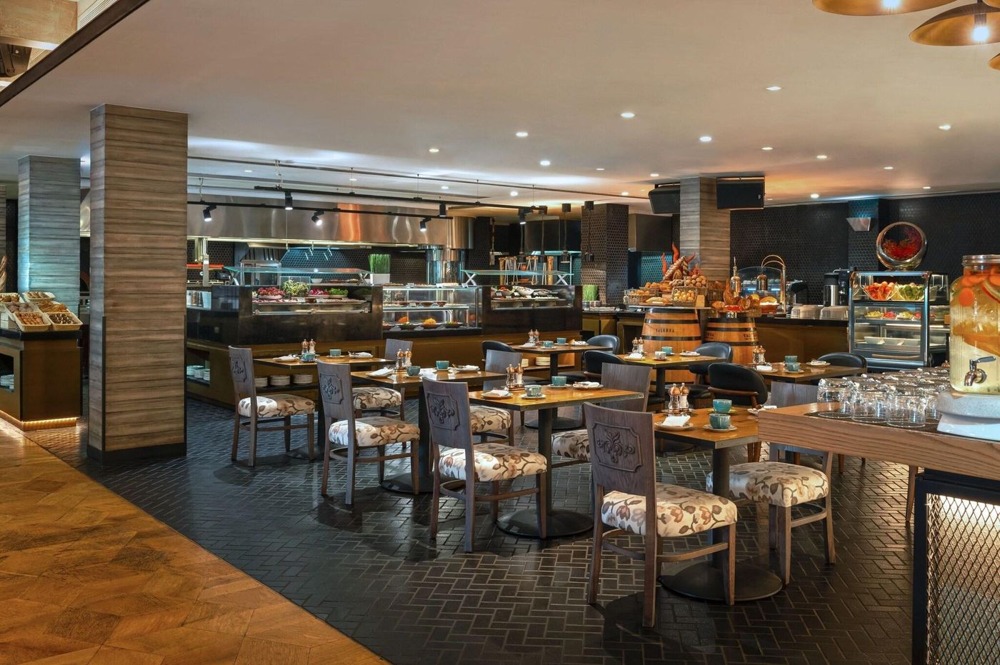 Le-Meridien-Dubai-Hotel---Conference-Centre-Restaurant-65