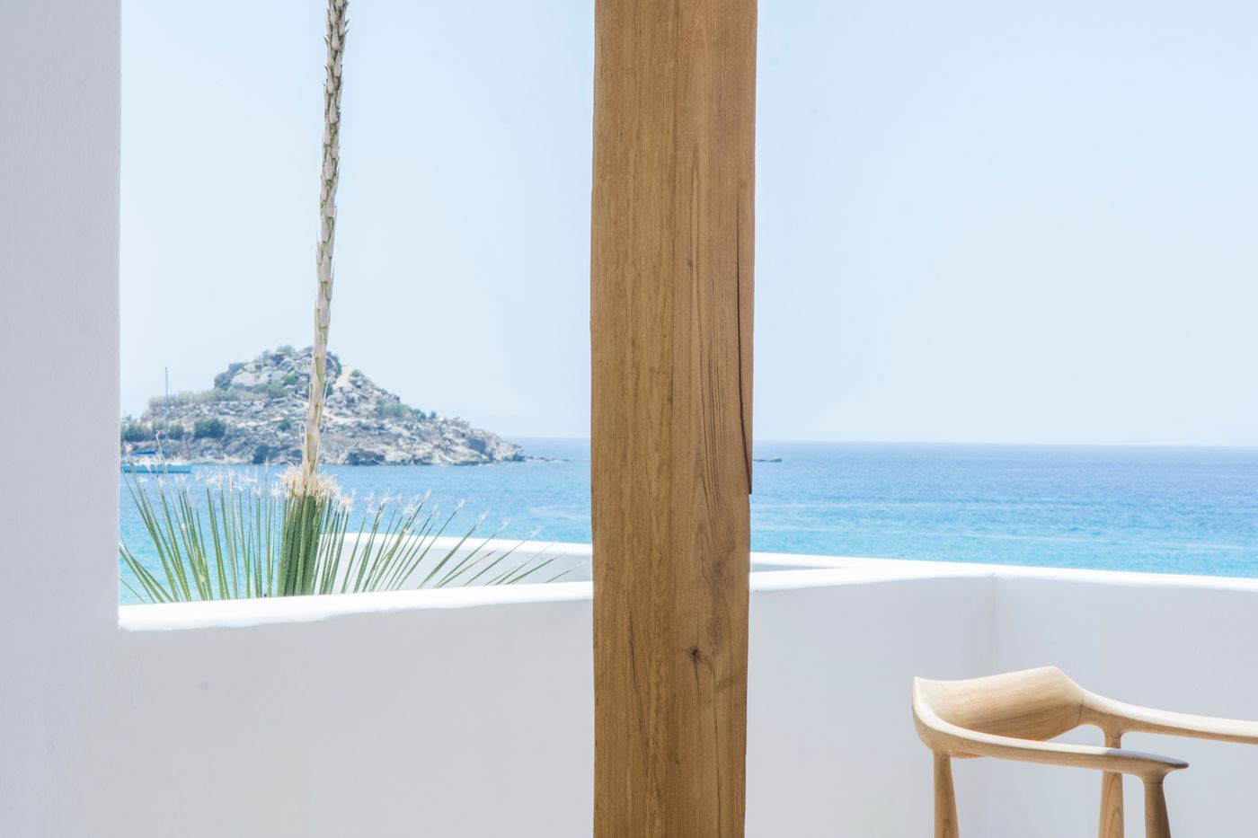 Branco-Mykonos-Room-69