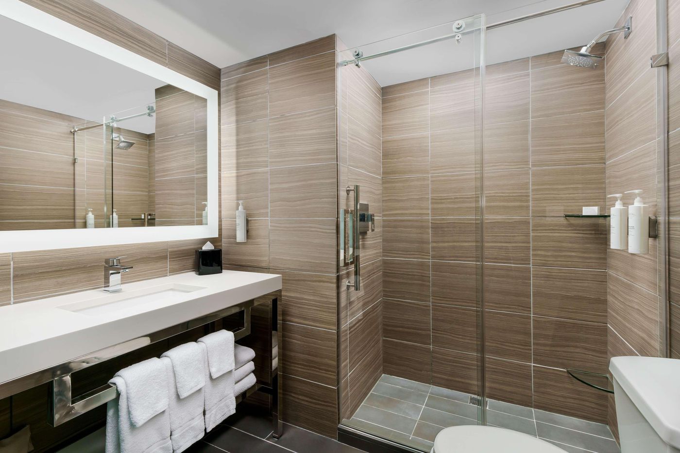 Hilton-Garden-Inn-New-York-Times-Square-North-Room-40