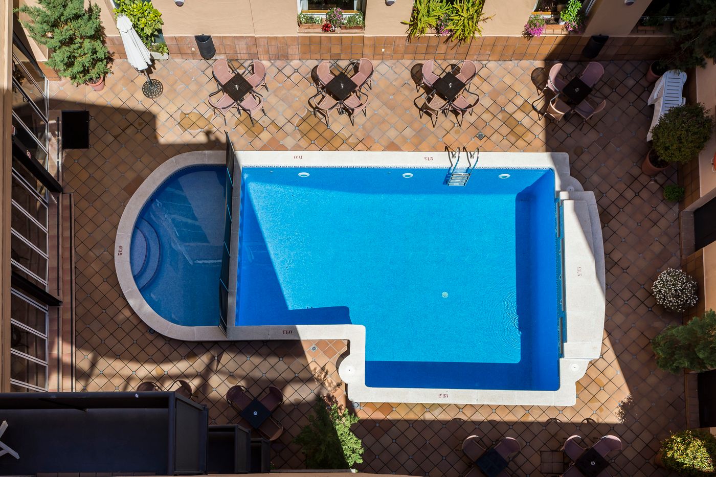 URH-Tossa-de-Mar-Pool-13