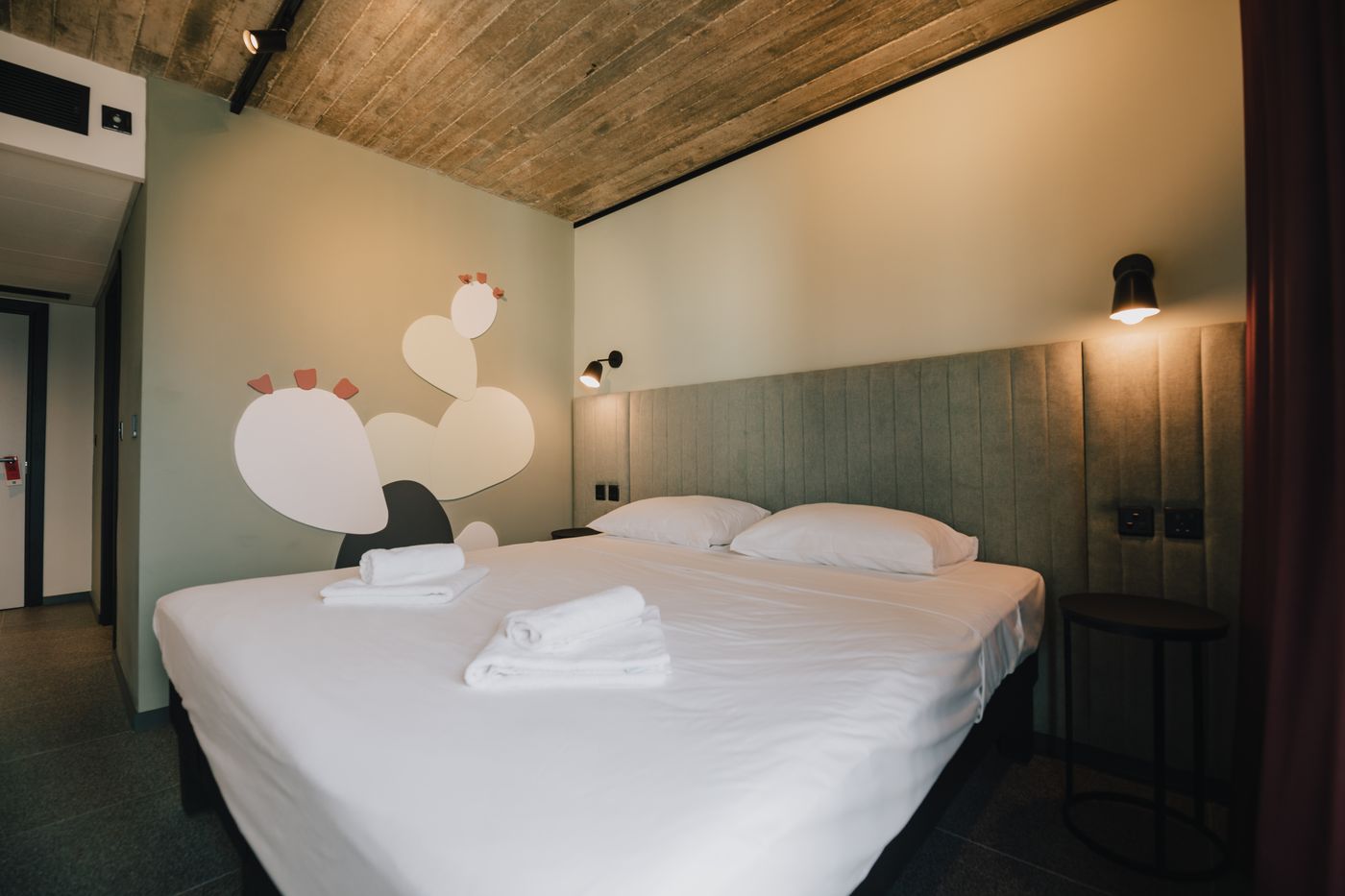 ibis-Styles-ST-Pauls-Bay-Malta-Room-15