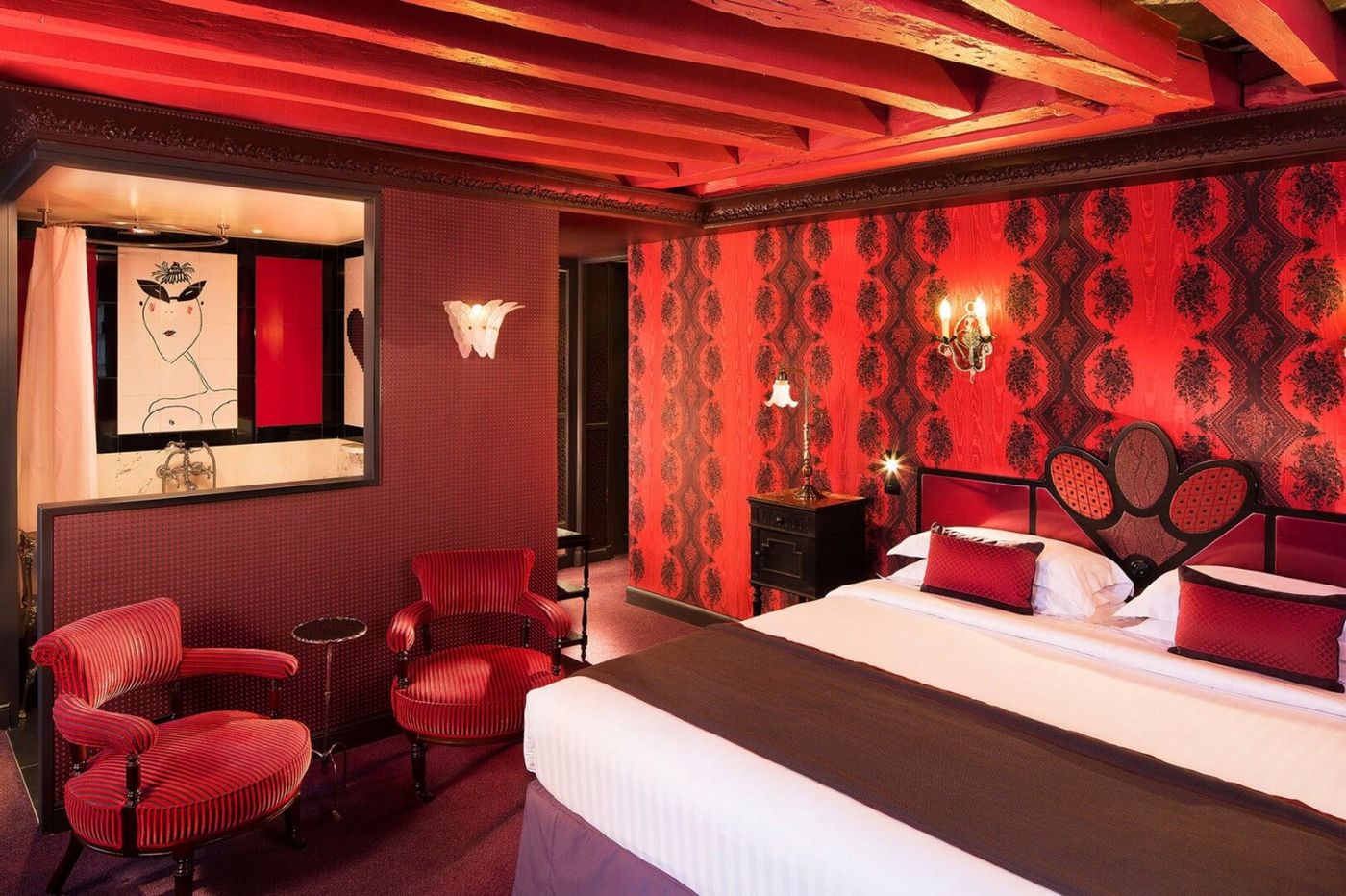 Les-Dames-Du-Pantheon-Room-16