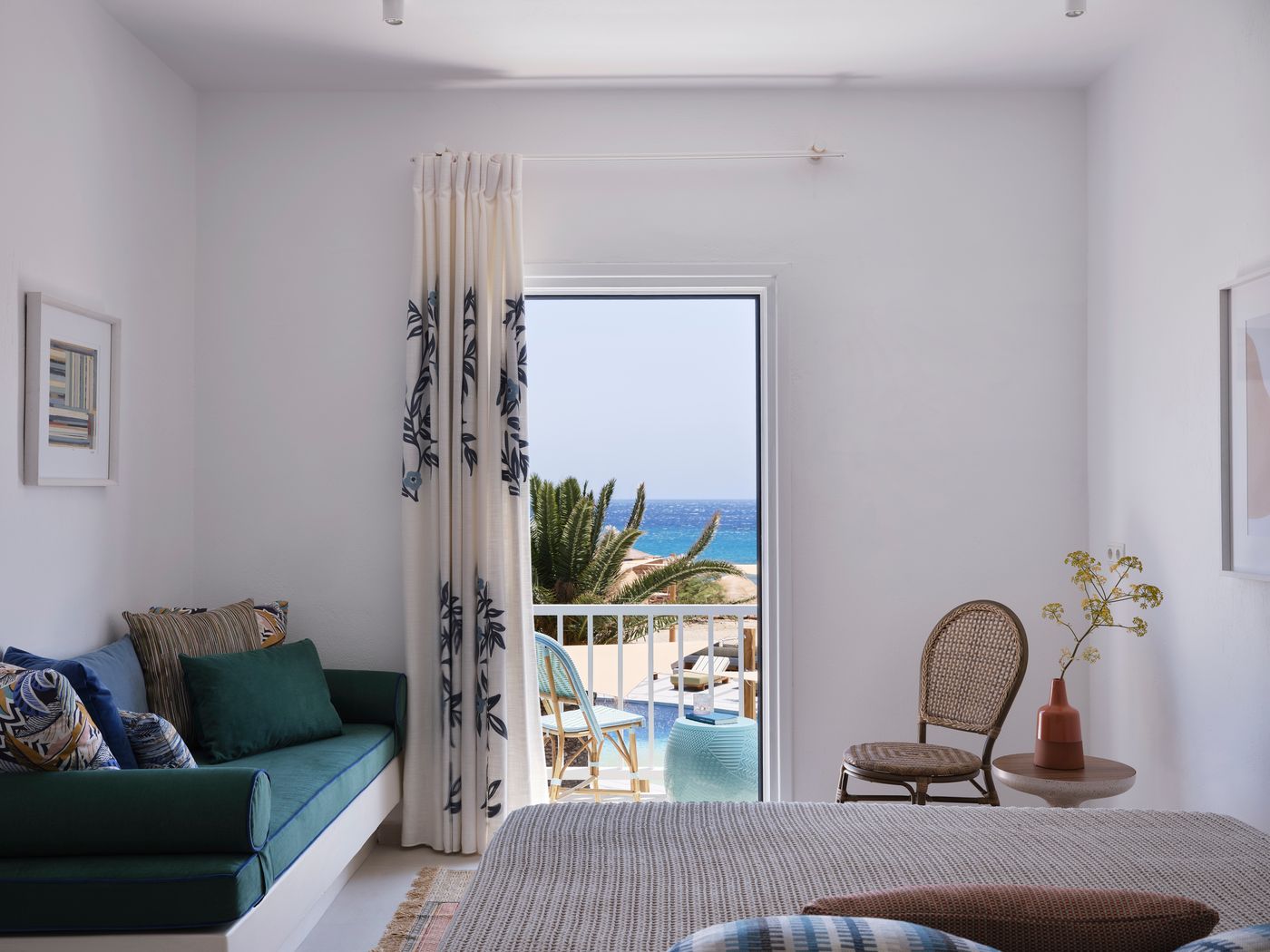 Myconian-Sunrise-Relais---Chateaux-Hotel-Room-9