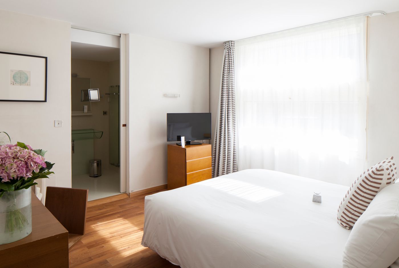 La Pérouse-France-NANTES-Room-7