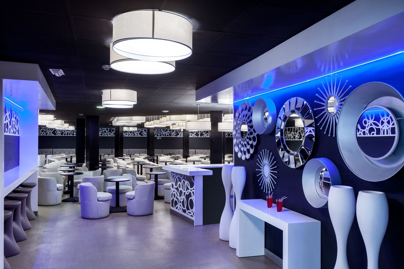 Playaolid-Suites---Apartments-Bar-40