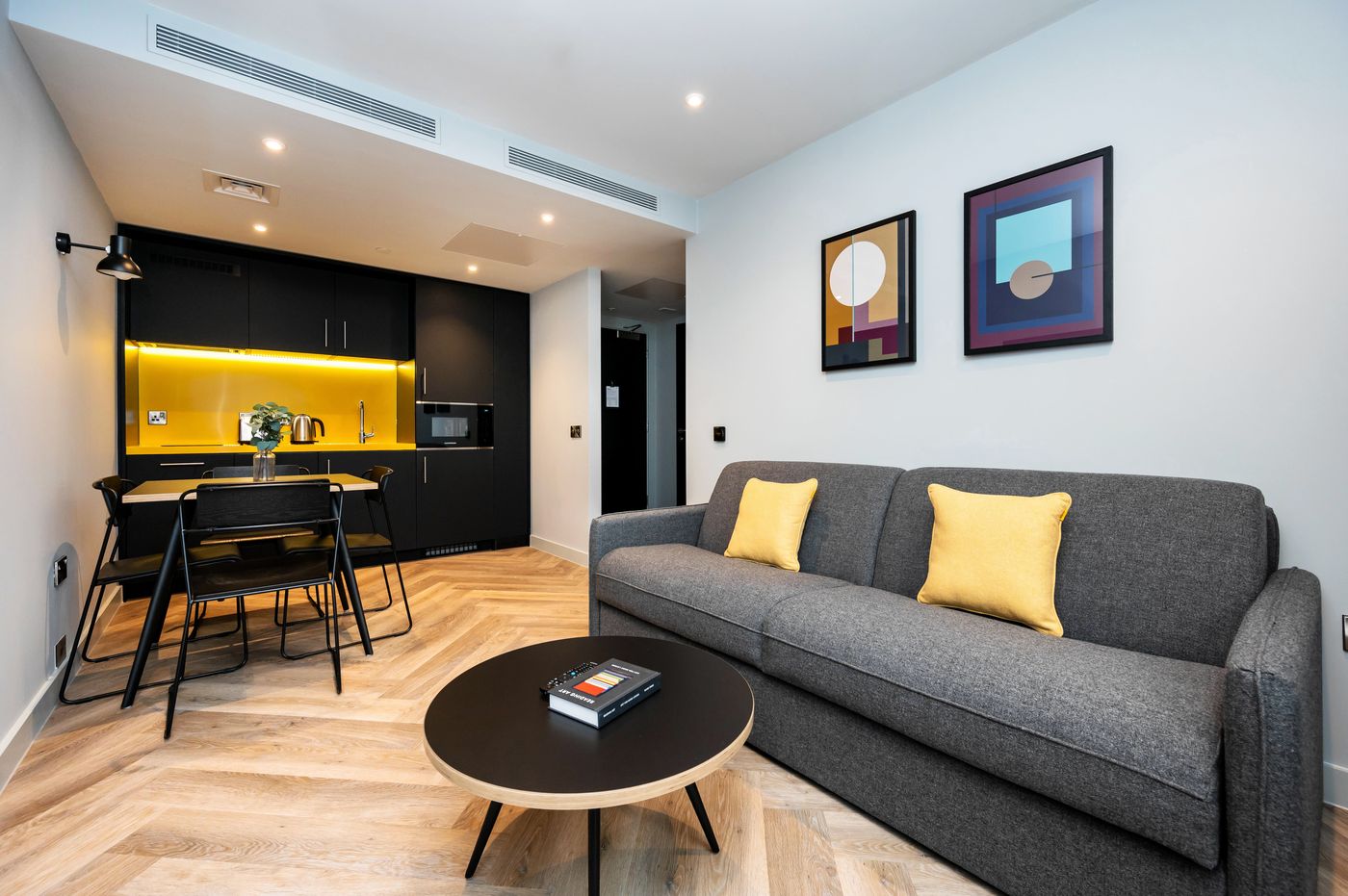 Staycity-Aparthotels-Tivoli-Room-6