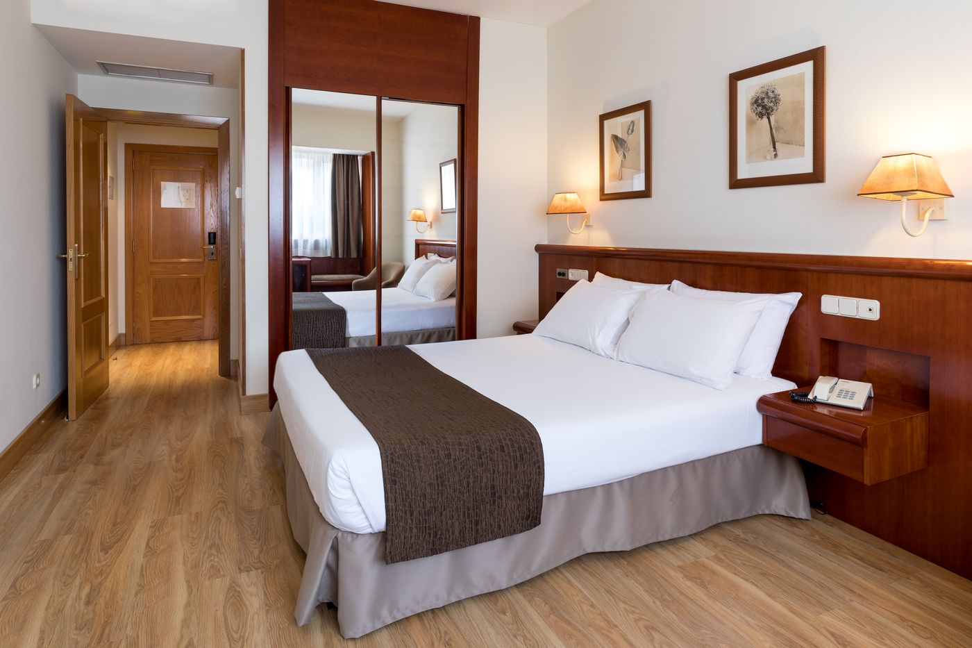 Rafaelhoteles-Ventas-Room-11