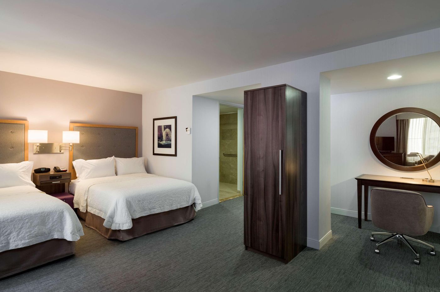 Hampton-Inn-Manhattan-Times-Square-South-Room-4