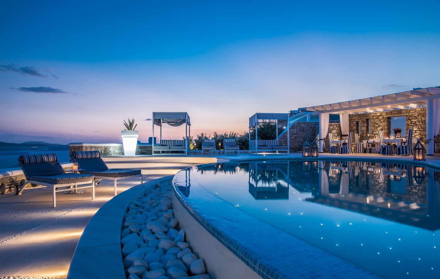 De-light-Boutique-Hotel-Pool-12