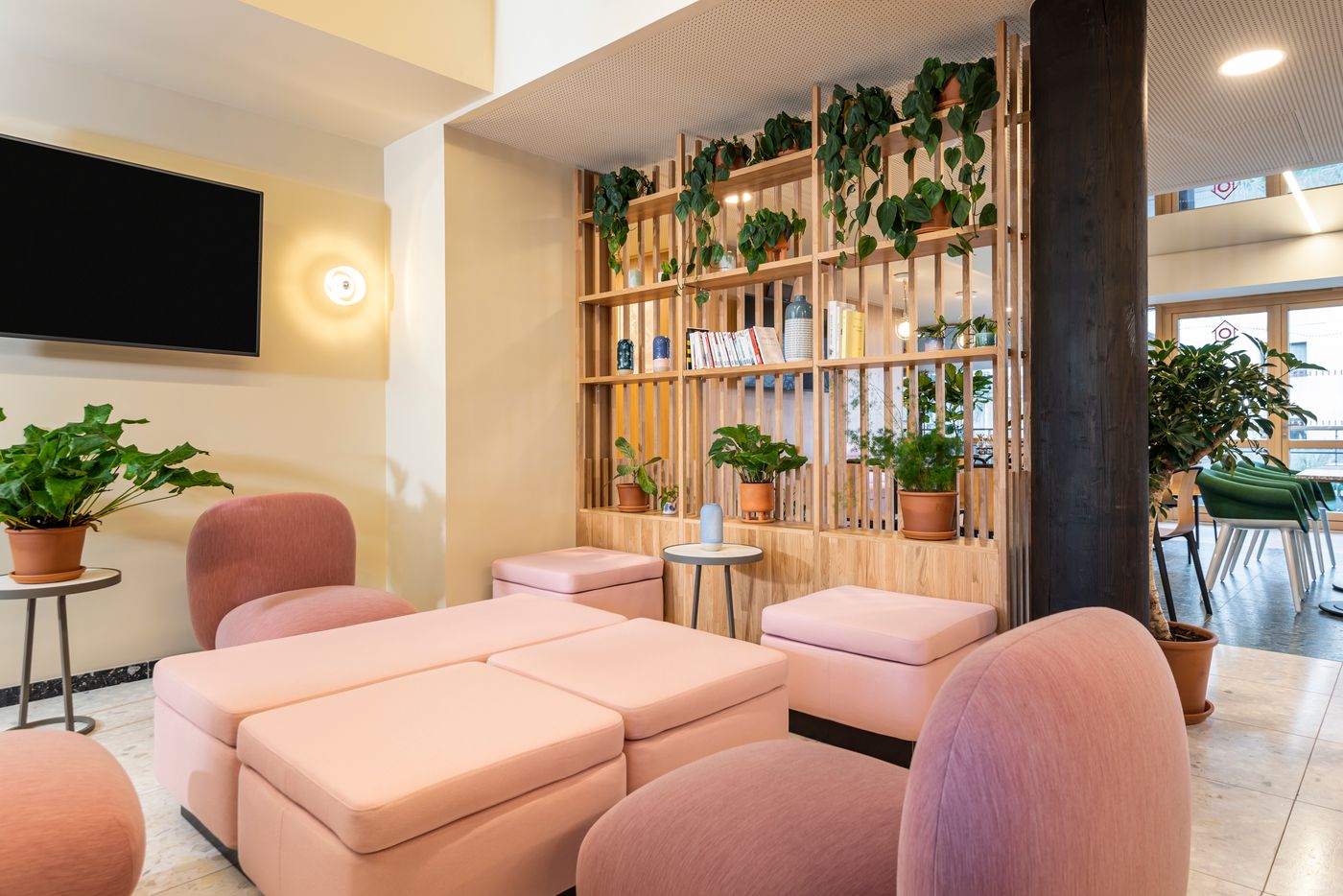 Aparthotel-Adagio-Paris-Nation-Lobby-2