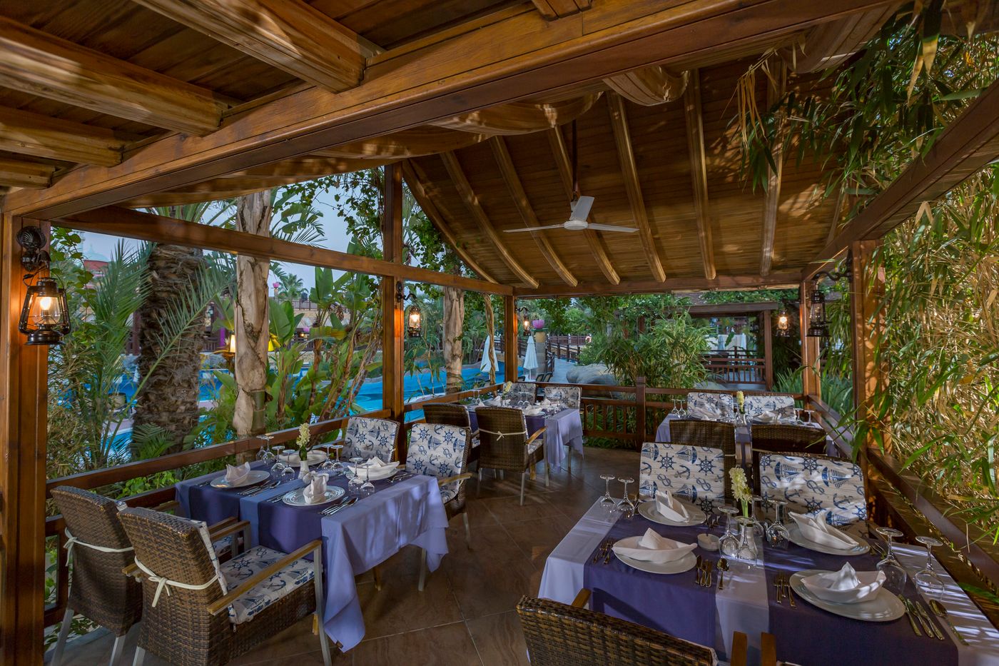 Royal-Dragon-Hotel-Restaurant-82