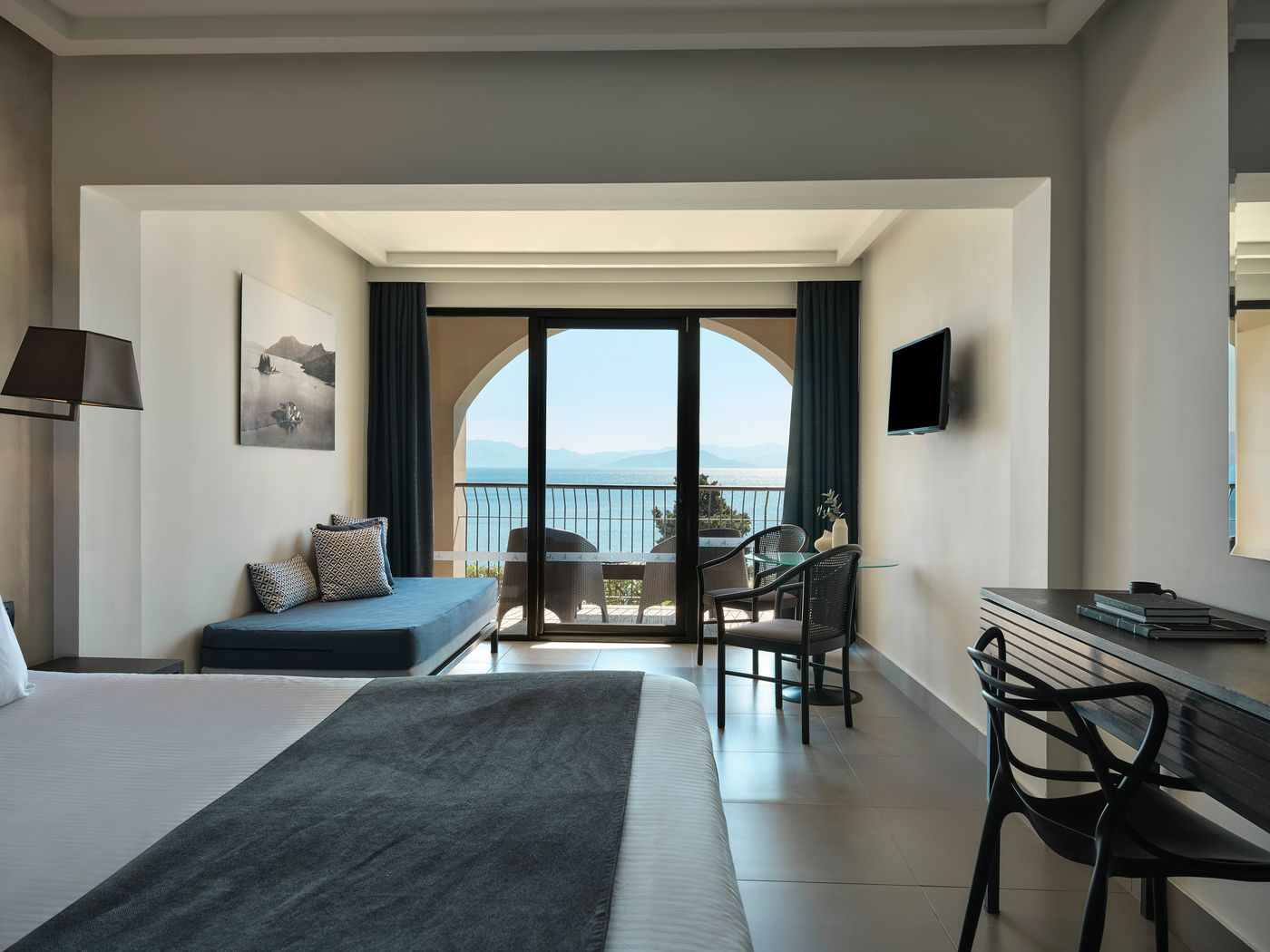 19.08.25 Aeolos Beach Resort