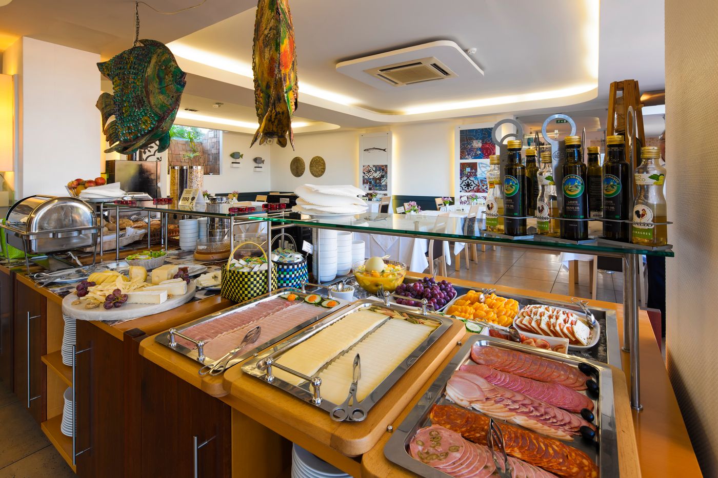 Costa-d-Oiro-Ambiance-Village-Restaurant-60