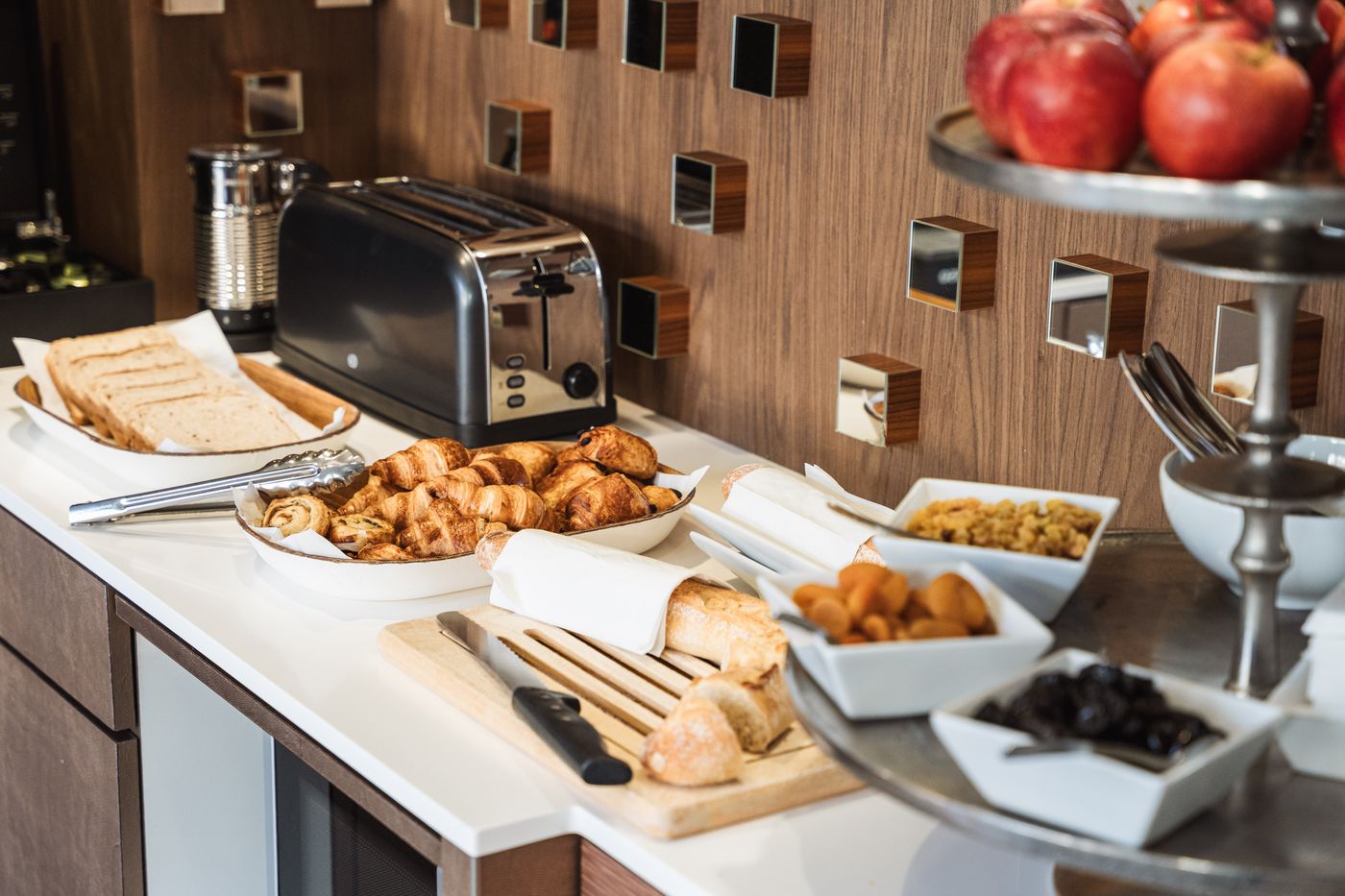 Hotel-Eiffel-Segur-Restaurant-33