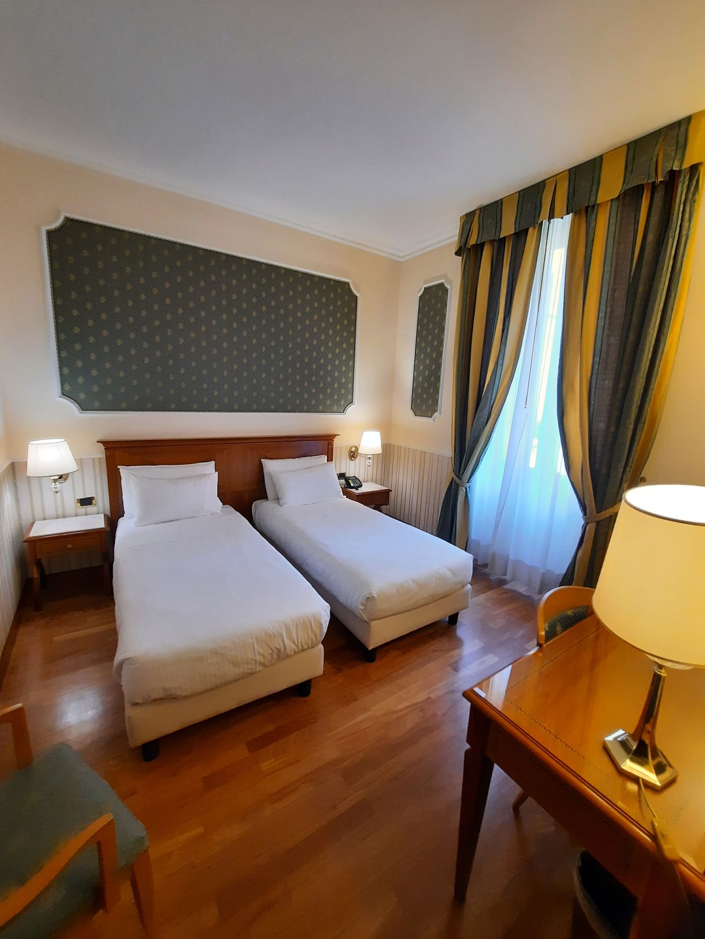 Andreola-Central-Hotel-Room-10