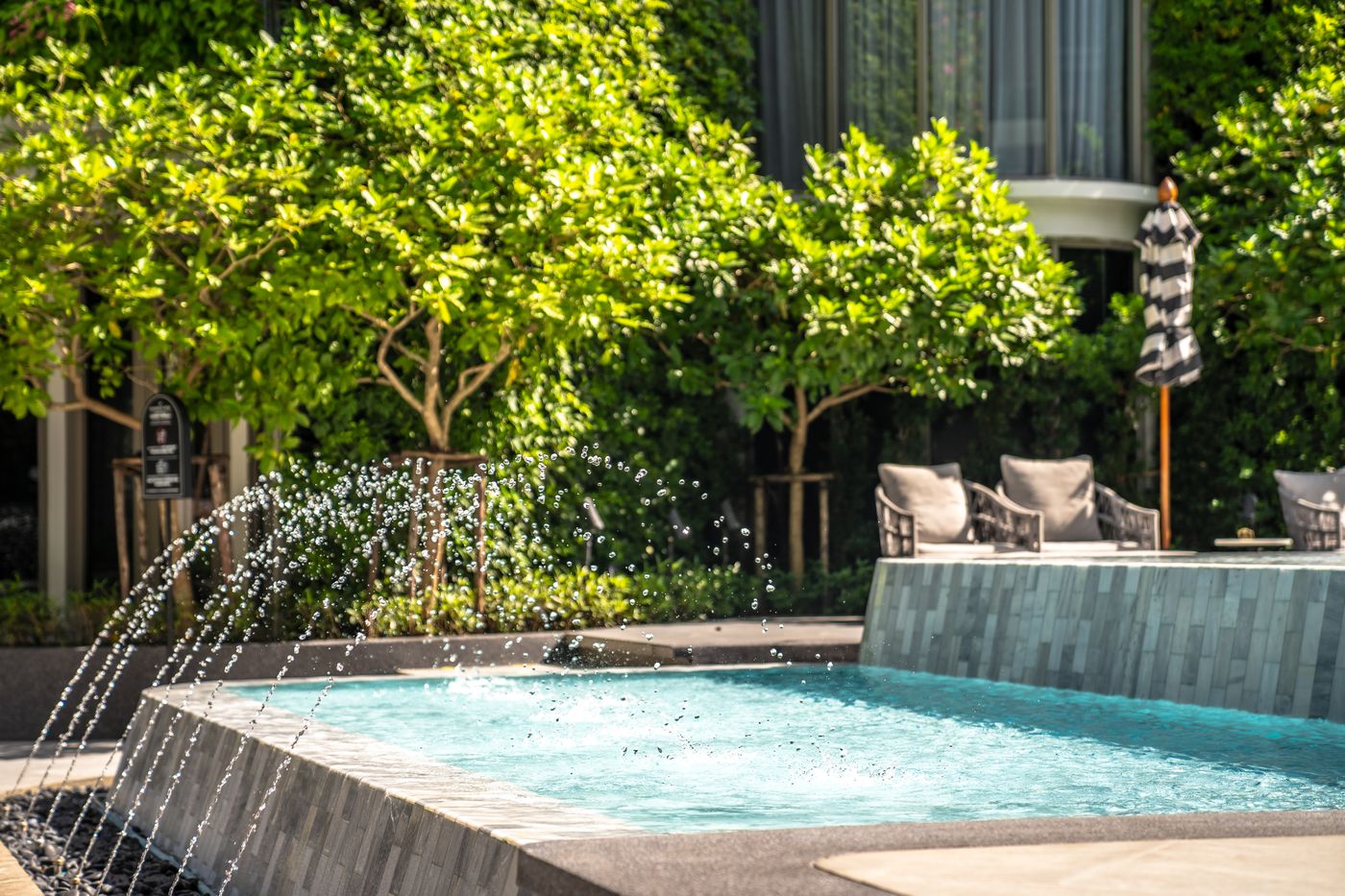 The-Salil-Hotel-Riverside-Bangkok-Pool-86