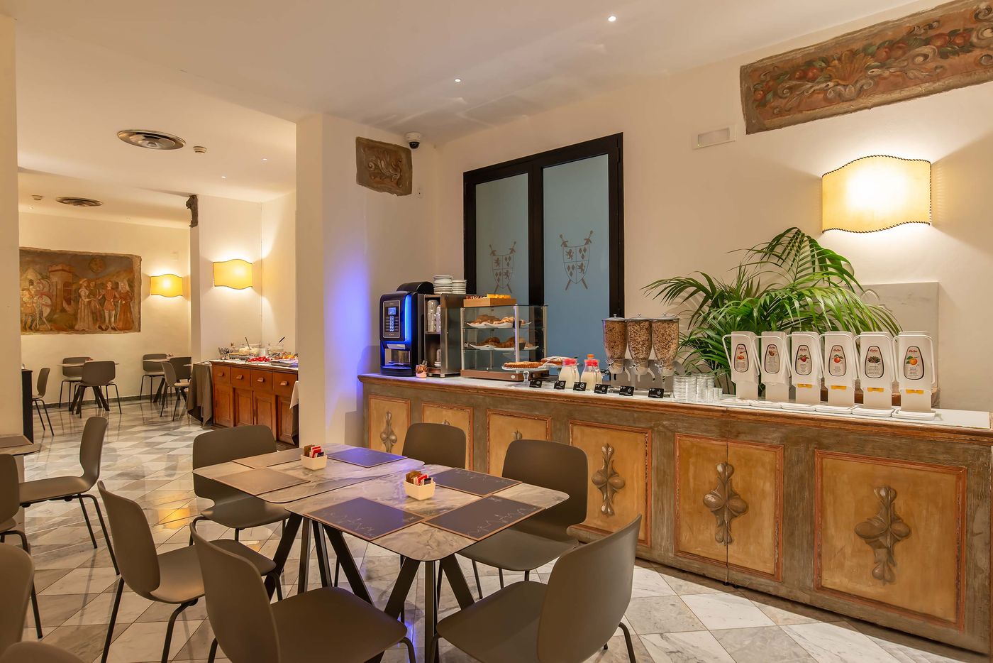 Machiavelli-Palace-Restaurant-11