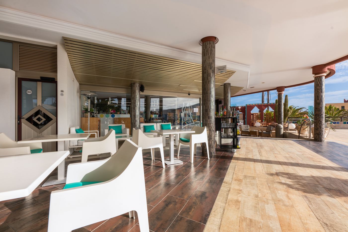 Hotel-Esmeralda-Maris-by-LIVVO-Bar-42