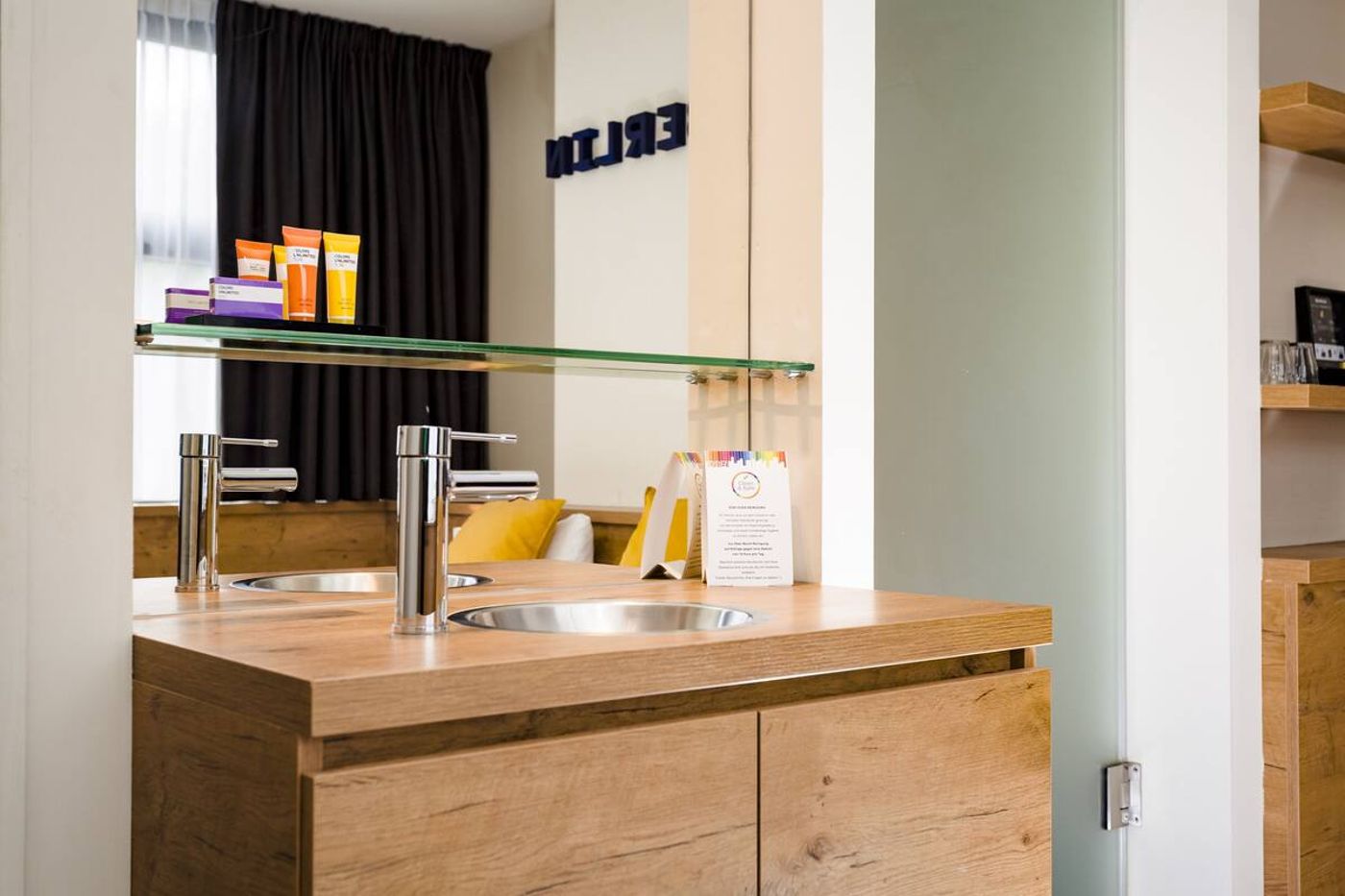 Citiez-Hotel-Amsterdam-Room-16