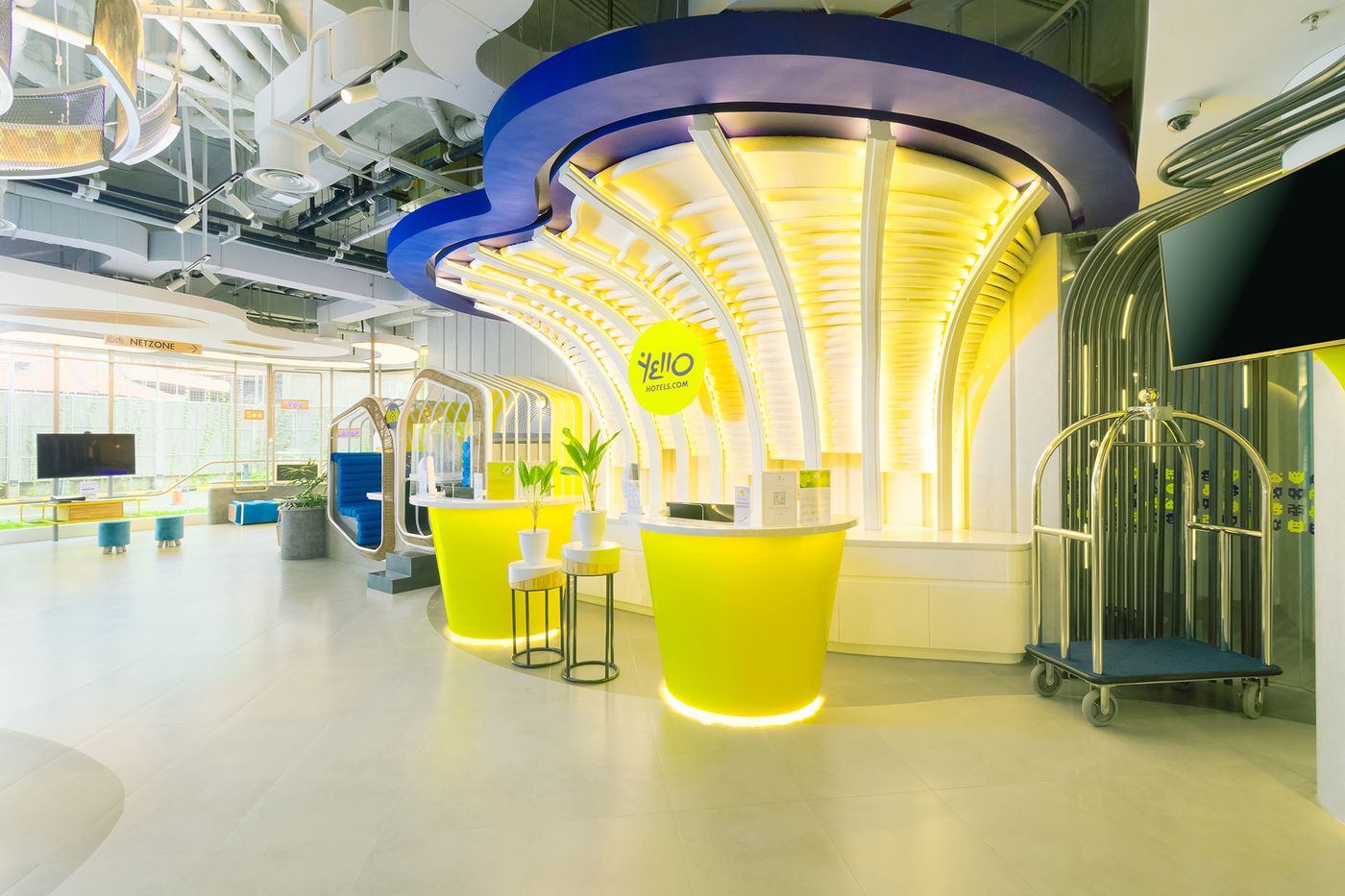 Yello Kuta Beachwalk Bali-Indonesia-Kuta - Bali-Lobby-7