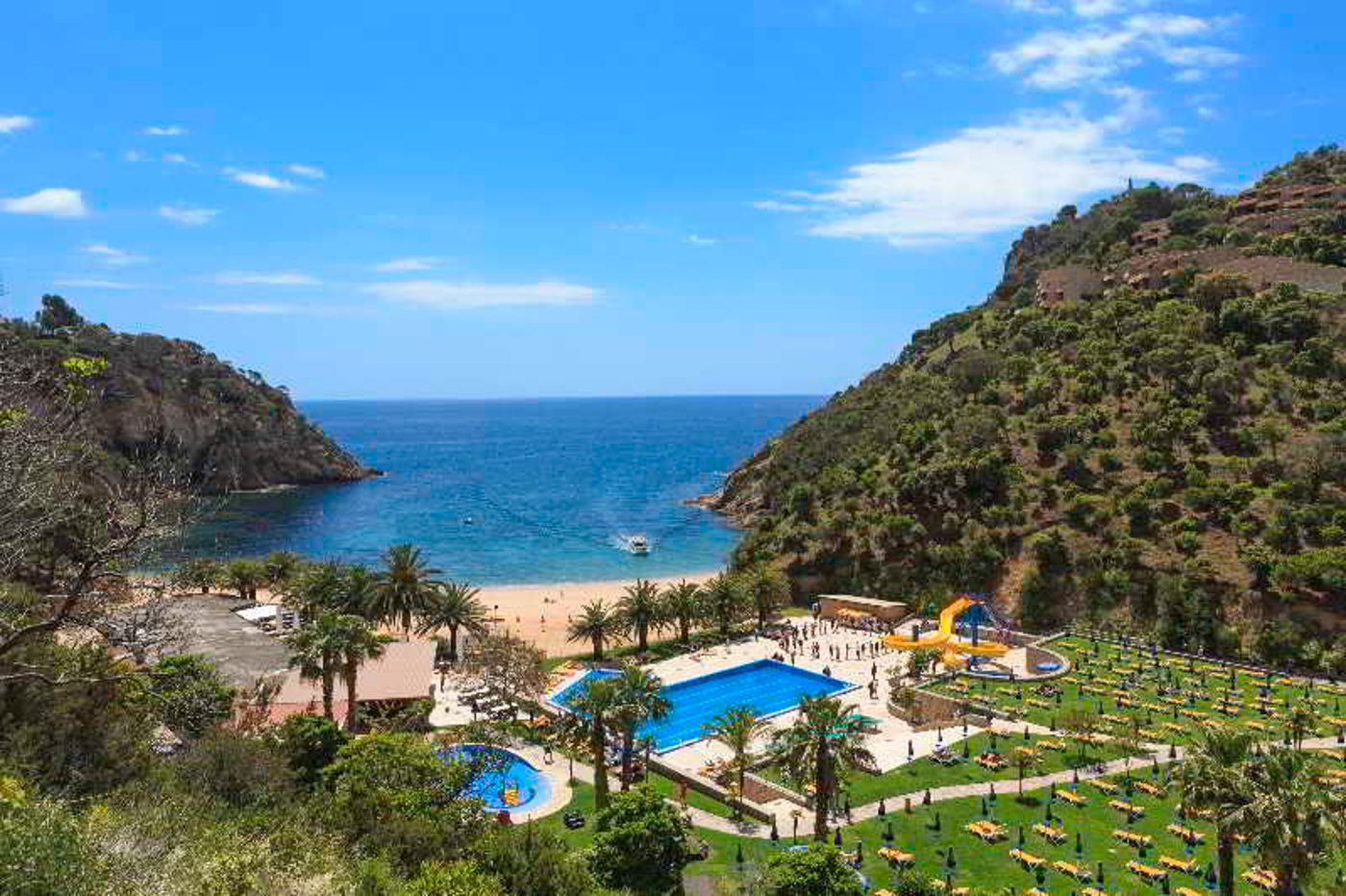 Giverola-Resort-General-view-53