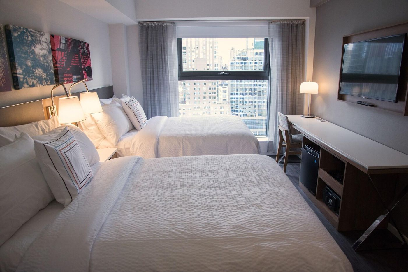 Fairfield-Inn---Suites-New-York-Manhattan-Central-Park-Room-16