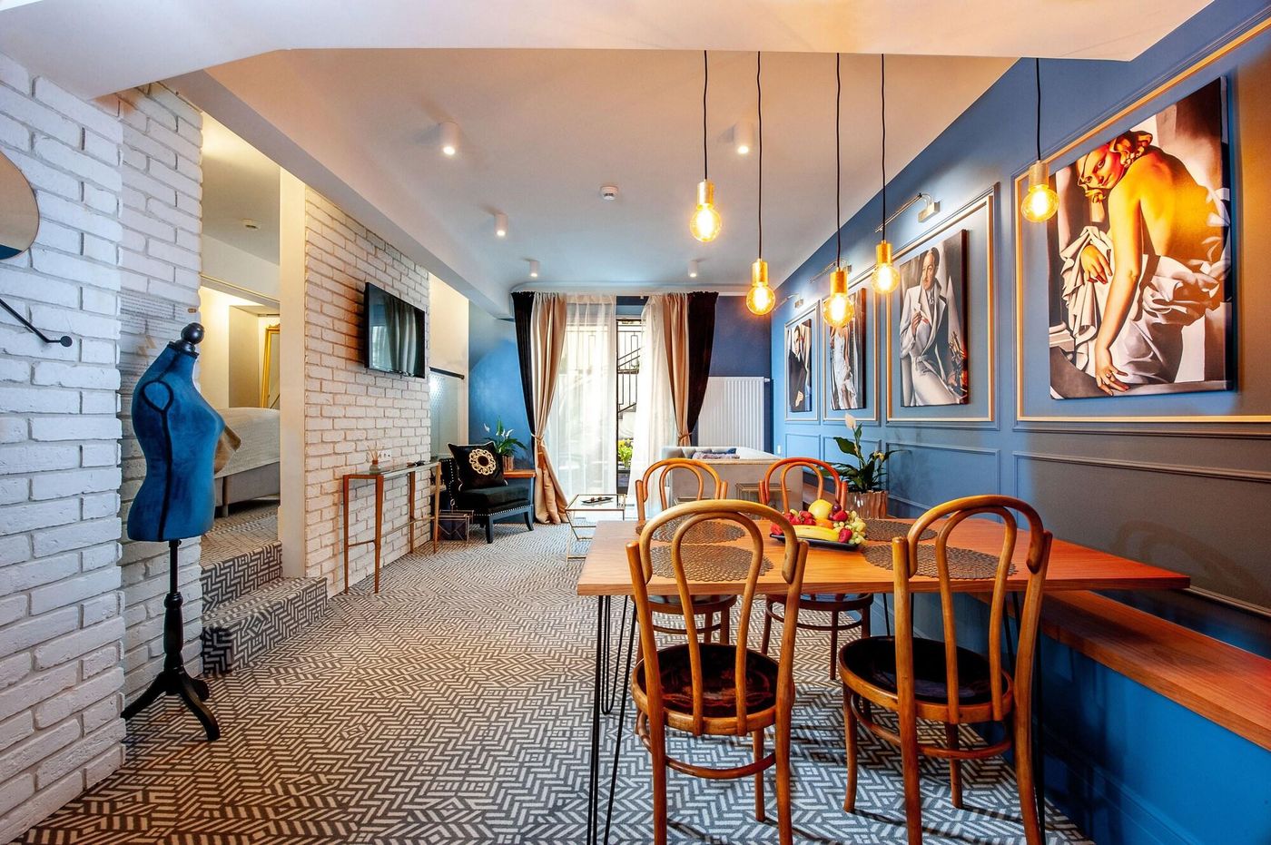 Amber-Design-Residence-Room-10