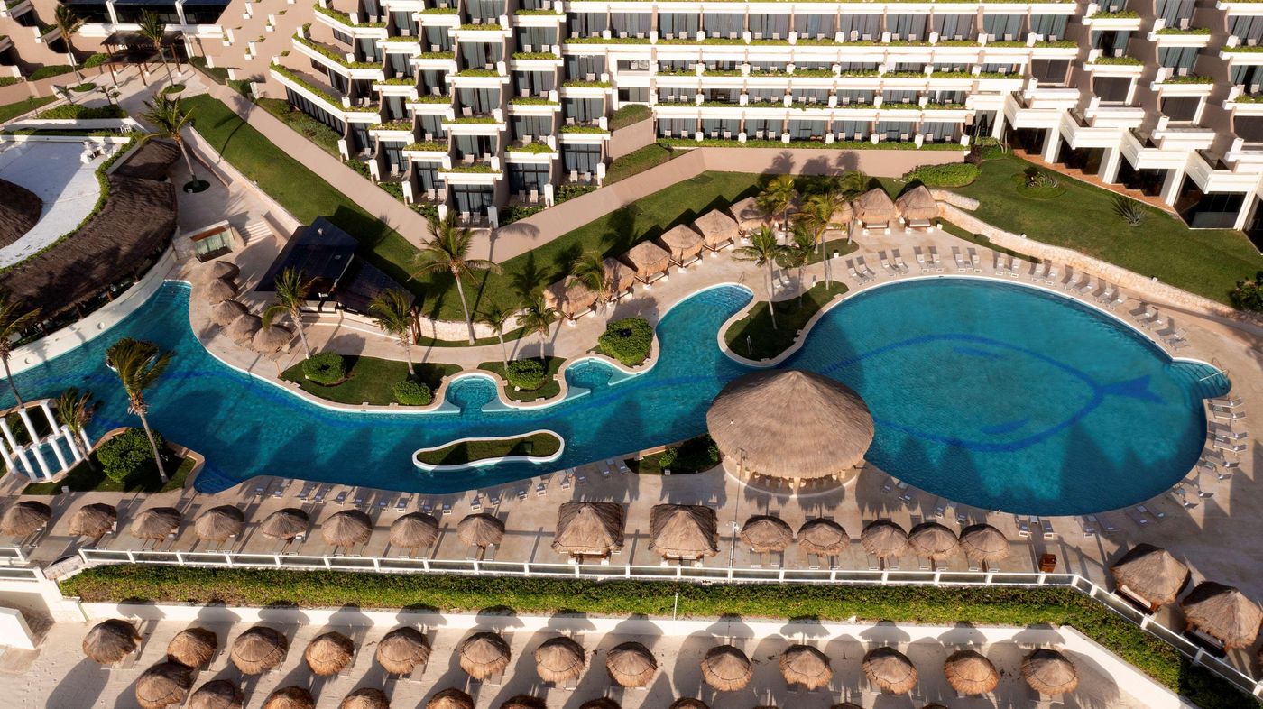Paradisus-Cancun-All-Inclusive-Resort-Pool-3